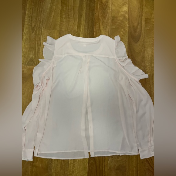 💗NWT LAUREN CONRAD COLD SHOULDER BLOUSE💗 - Picture 2 of 3